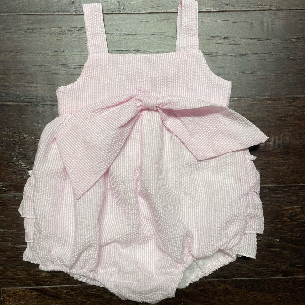Stitchy Fish Amy Bubble Pink Seersucker with bow size 12 month